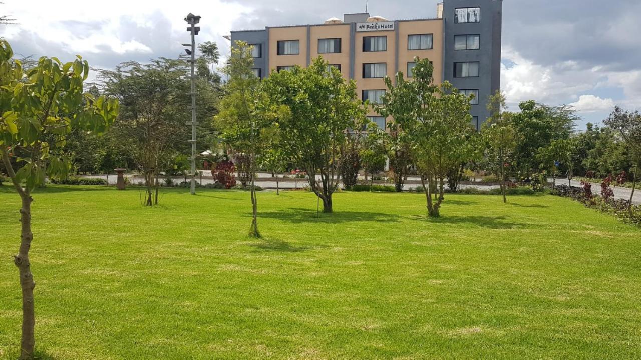 Peaks Hotel Nanyuki Exterior foto