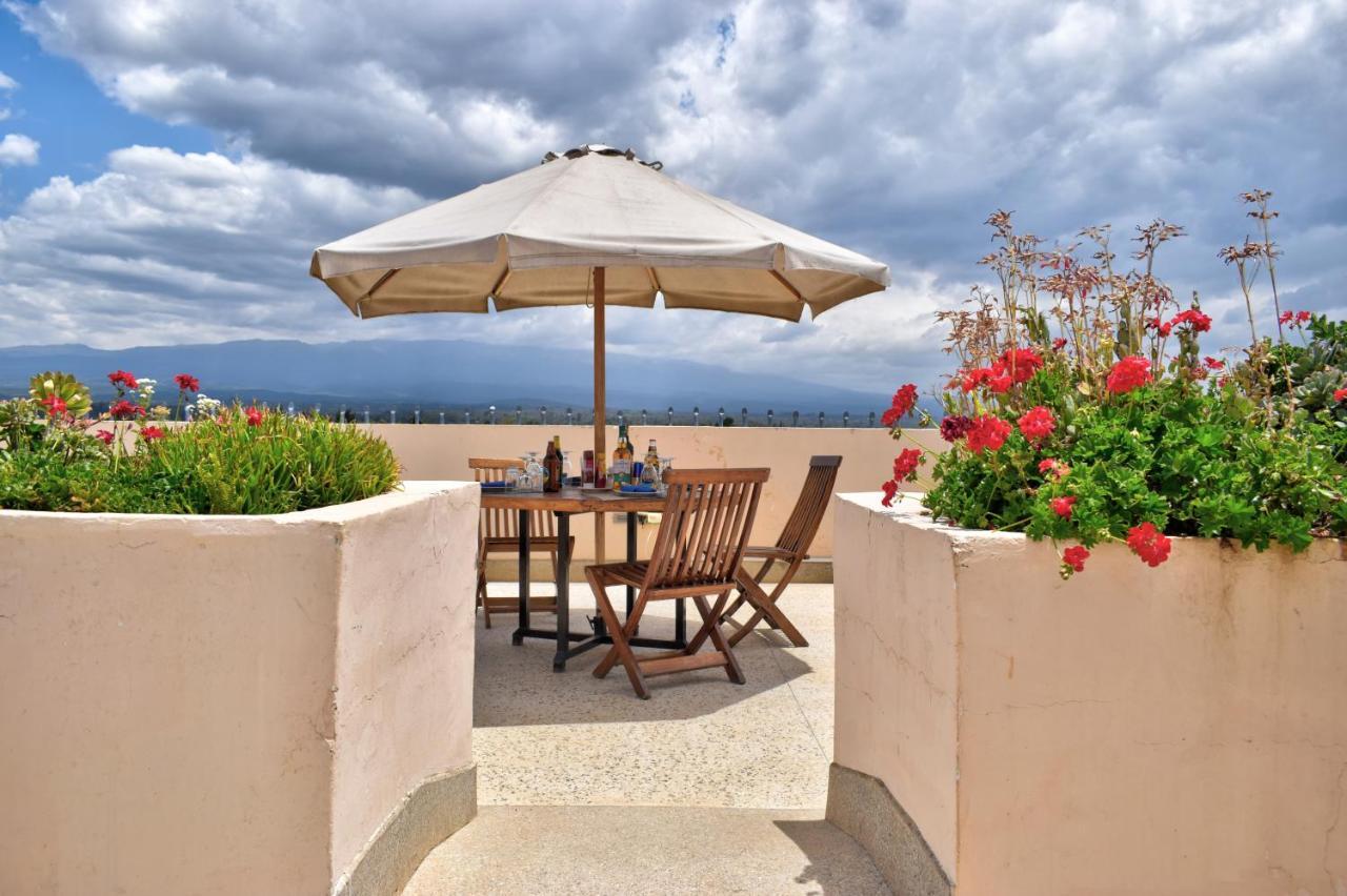 Peaks Hotel Nanyuki Exterior foto